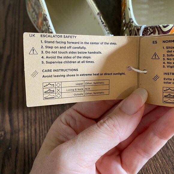 NWT Disney Native Moana Slip On Waterproof Shoes | Women's Size 9, Men's Size 7 - Picture 10 of 10